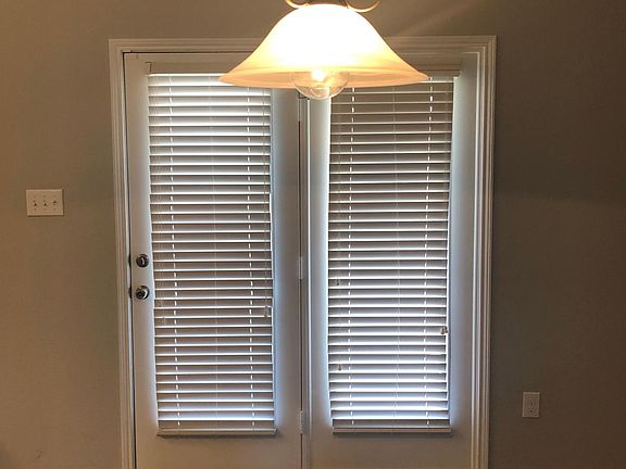 5th image of 218 Stable Dr