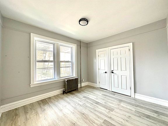 5th image of 319 Summit Ave #17A