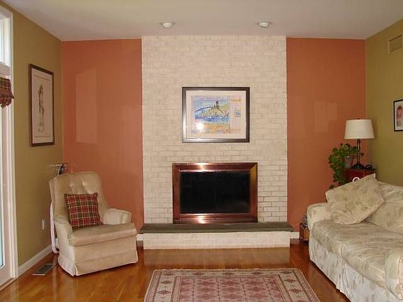 3rd image of 165 Deerfield Dr