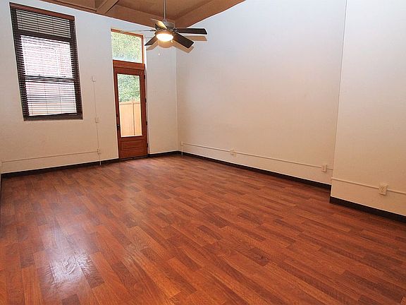 3rd image of 519 Owen St Unit 11