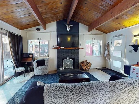 4th image of 808 E Mountain View Blvd