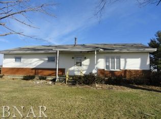 13217 N 900 East Rd, Bloomington, IL 61705