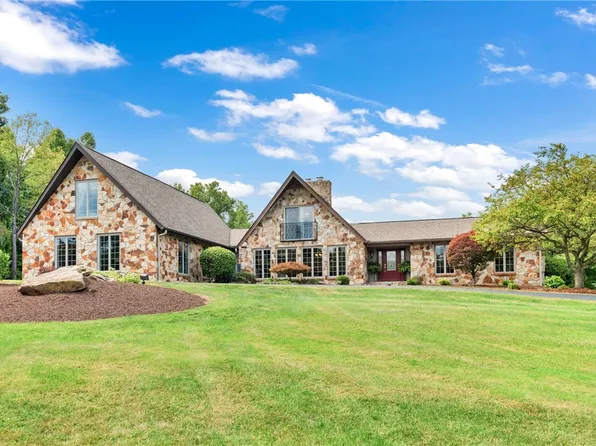 130 Kintigh Ln, Jeannette, PA 15644