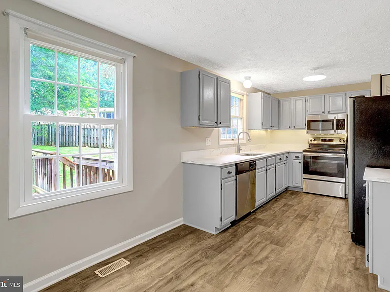 3381 Monarch Ln — Photo 13