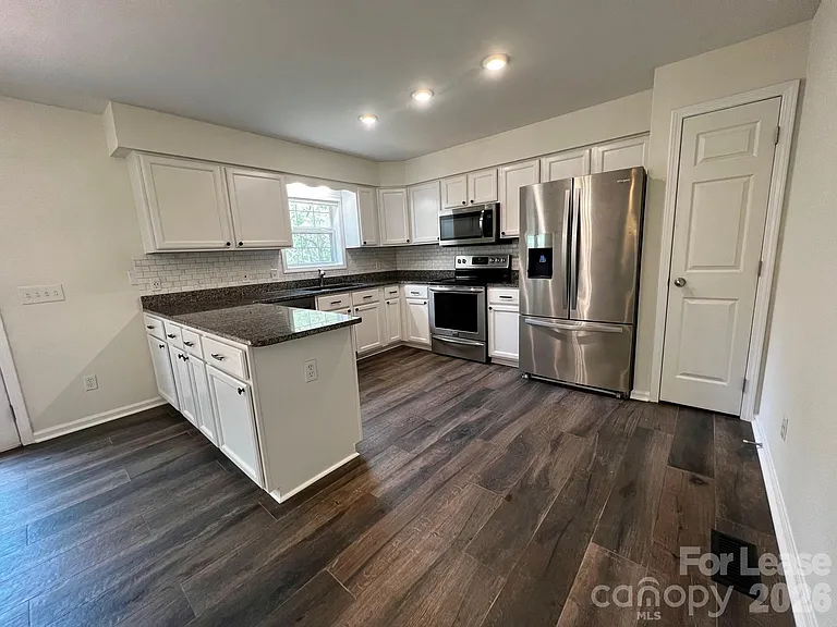 926 Polk St — Photo 14
