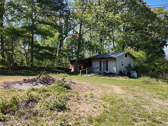 3rd image of 205 Ridge Rd