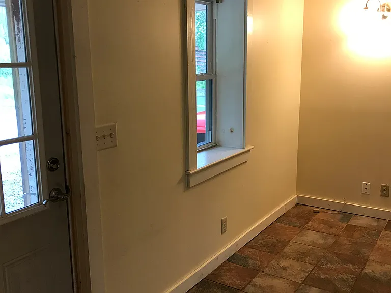 6514 Creek Rd — Photo 14