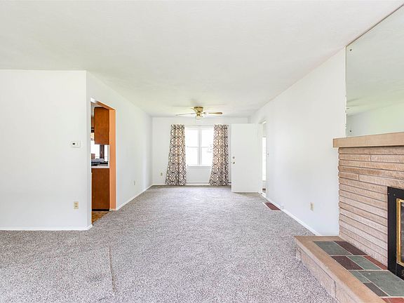 4th image of 2720 Ewing Ave