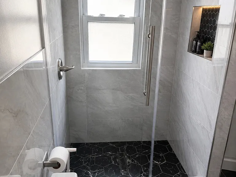 1023 Adams Ave #2 — Photo 3