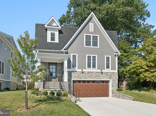 10010 Fleming Ave, Bethesda, MD 20814