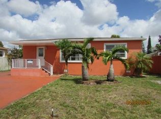 33 E 64th St, Hialeah, FL 33013