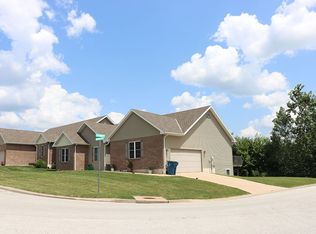 807 Meadow Lark Dr, Quincy, IL 62305