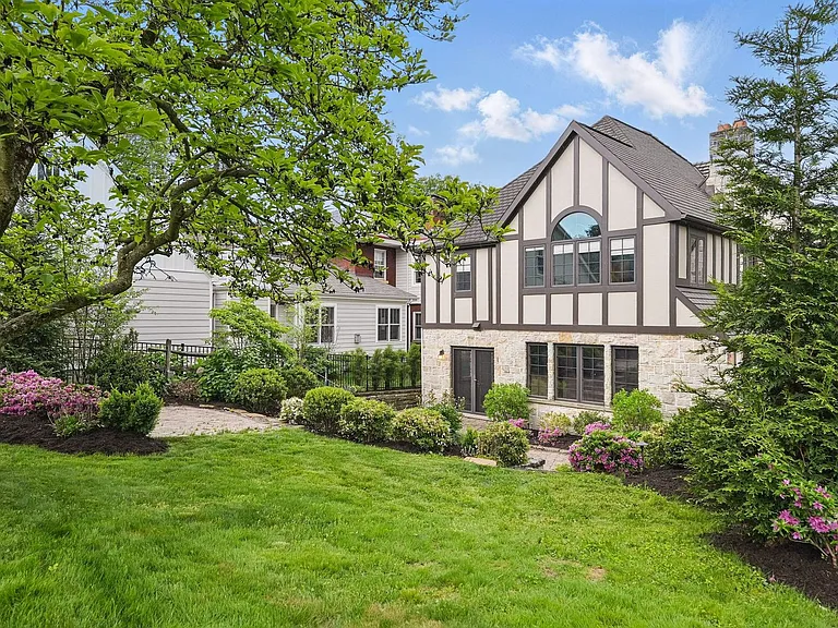 321 Jefferson Dr — Photo 36