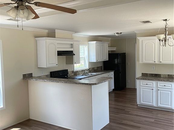 5th image of 544 Main Rd