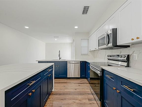 3rd image of 11203 Briar Forest Dr