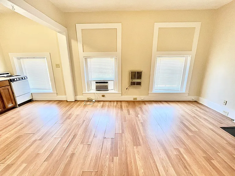 1128 S. 3rd — Photo 15