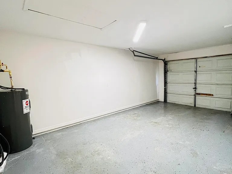1217 Schumann Dr — Photo 23