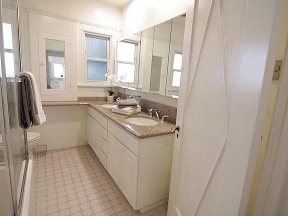3rd image of 514 Lillian Way