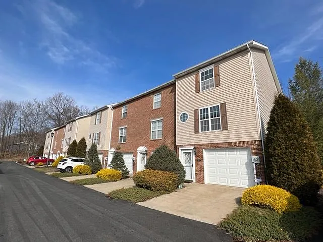 Building Photo - 632 Donavin Dr #632