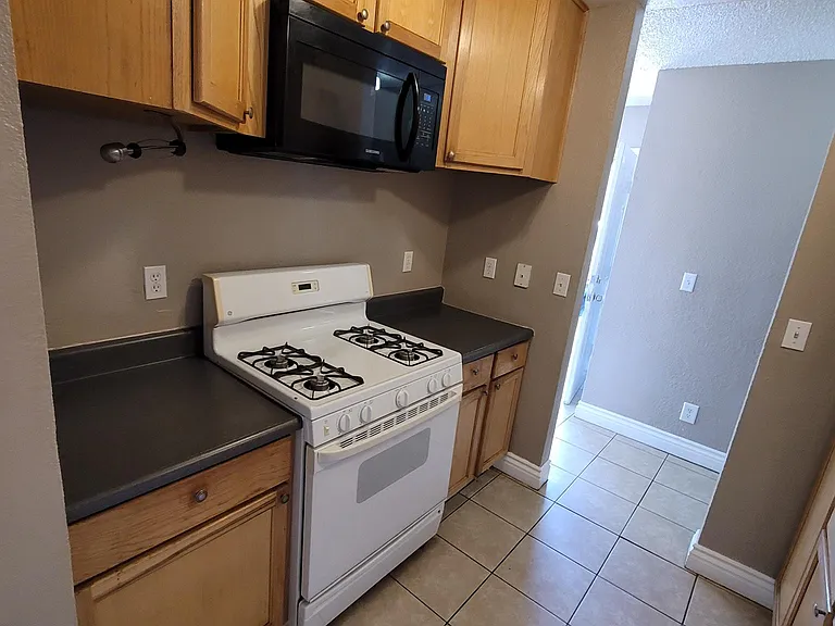 1801 Bearden Ave — Photo 7