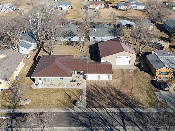 2nd image of 504 E 2nd St