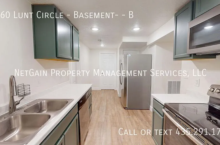 1060 Lunt Cir #B — Photo 9