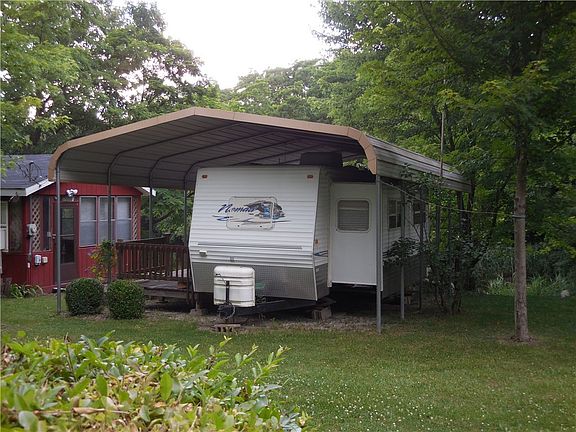 3rd image of 403 E Autumn Dr