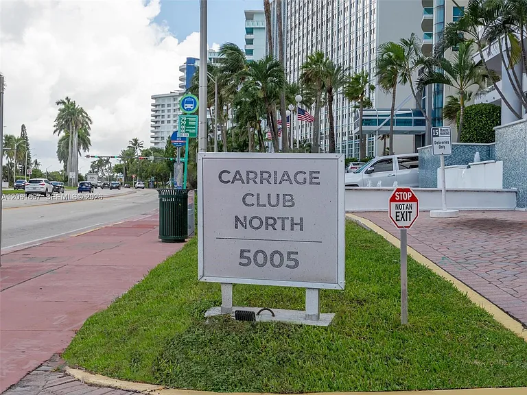 5005 Collins Ave #1506 — Photo 39