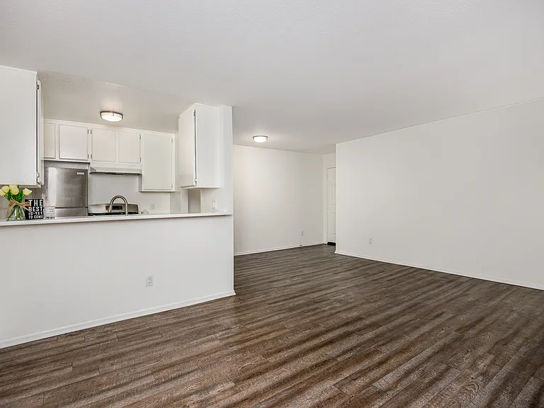Reno Apartments — Photo 6