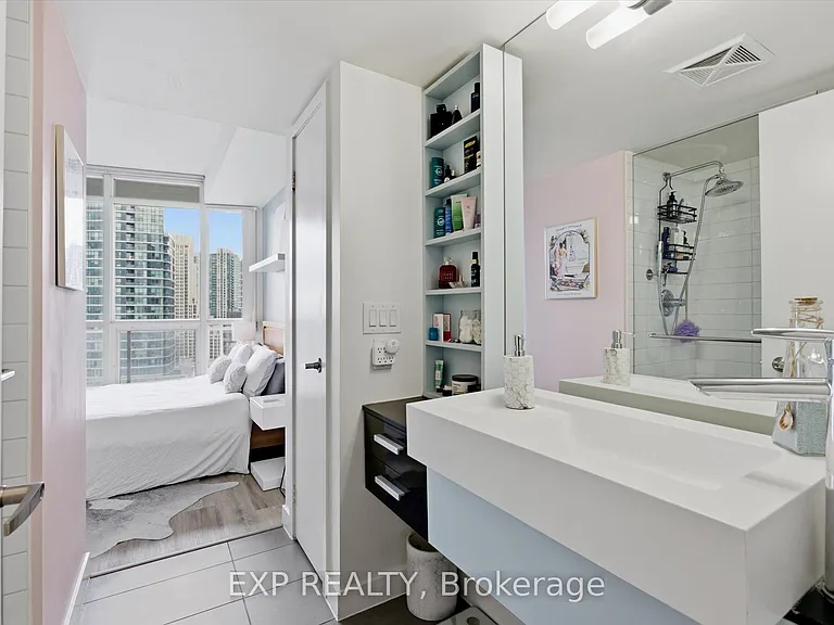 38 Dan Leckie Way #2103 — Photo 24