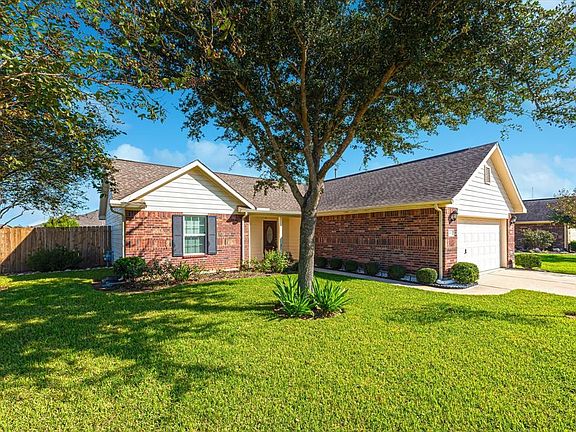 3rd image of 243 S Lantana Cir