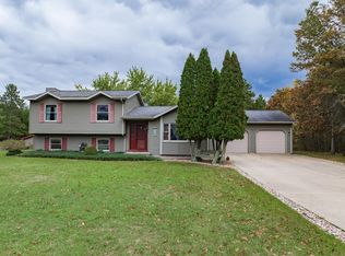 1602 Burch Cir, Necedah, WI 54646