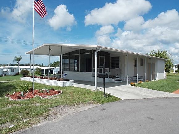1st image of 901 Antigua W