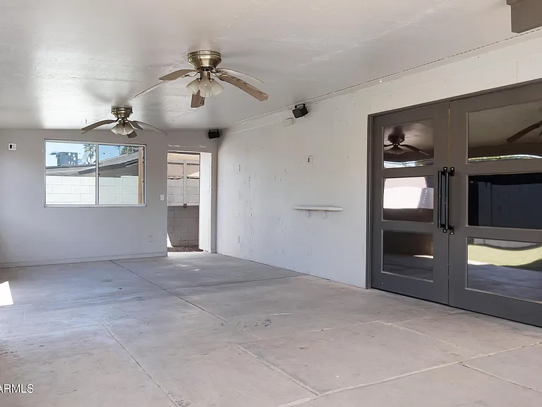 1627 E Fremont Dr — Photo 40