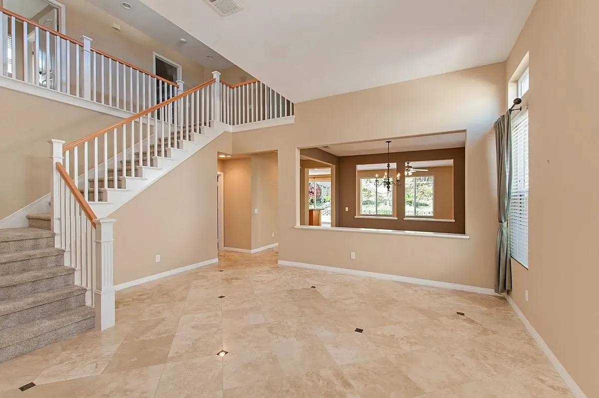 5528 Porter Creek Rd — Photo 3