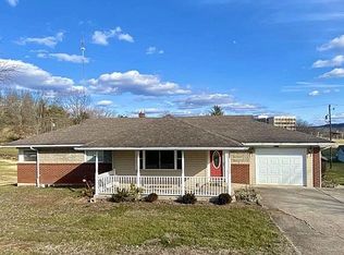222 Lariat Dr, Gallipolis, OH 45631