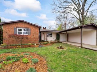 1010 Lantern Ln, Lebanon, IL 62254