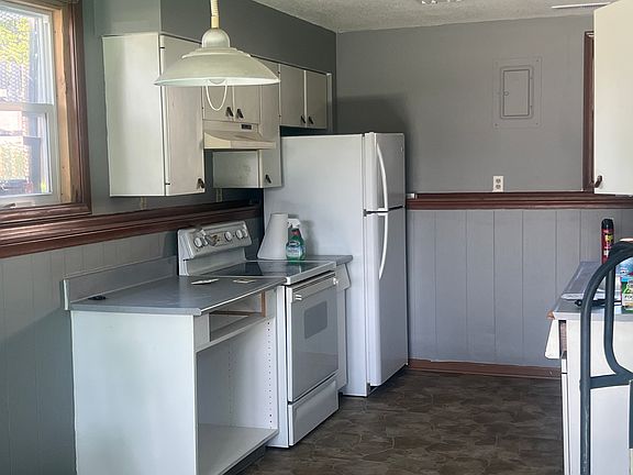 4th image of 122 S Clarmar Ave