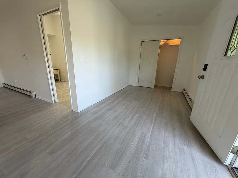 418 Erie St #2 — Photo 14