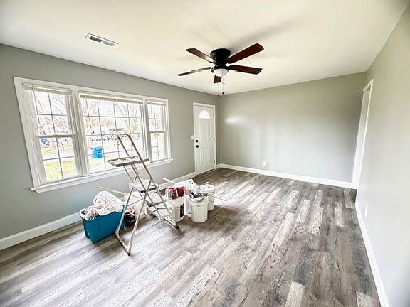 2nd image of 115 College St