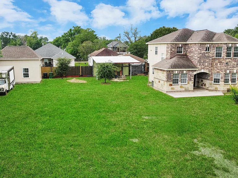 2608 Bostic St — Photo 5