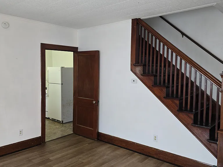 915 Coleman Ave — Photo 6