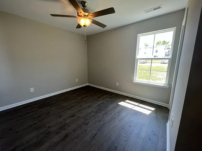 218 Tara Ct — Photo 8