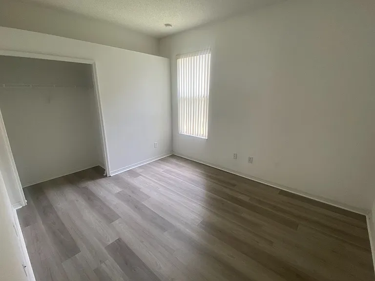 1239 Dunbrooke St — Photo 17