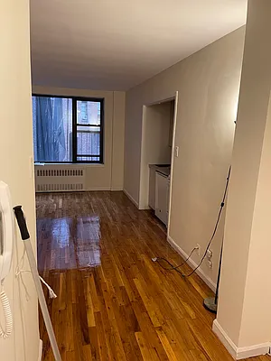 Rented by Eric Goodman Realty Corp | media 5