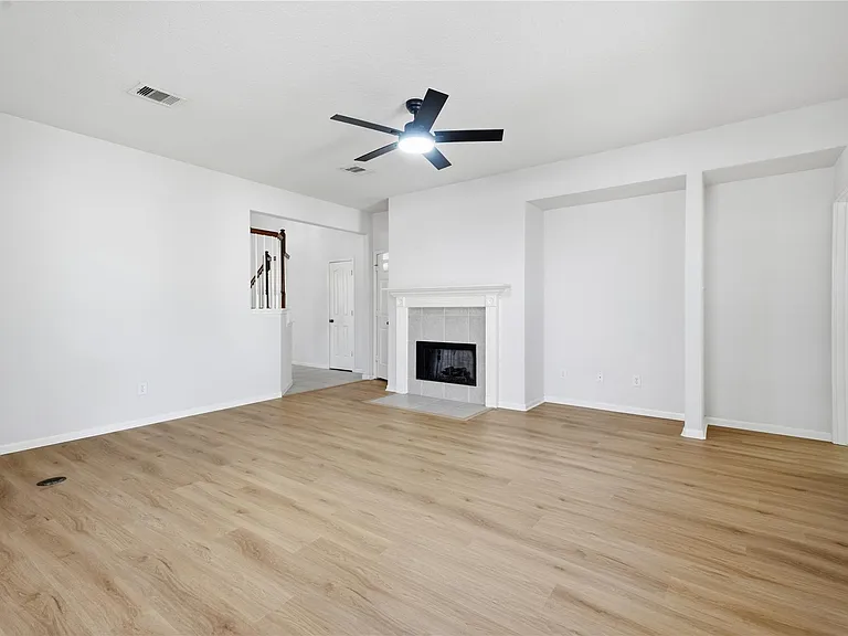 6165 Darlington Ct — Photo 16