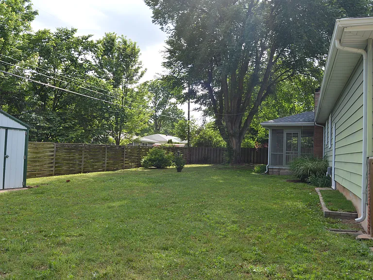 2262 E Bancroft St — Photo 5