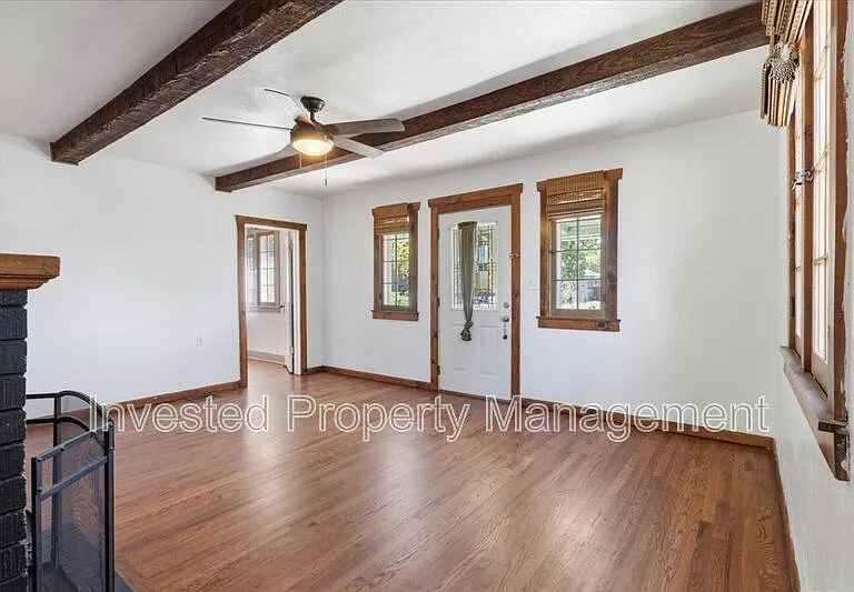 3077 Benton St — Photo 10