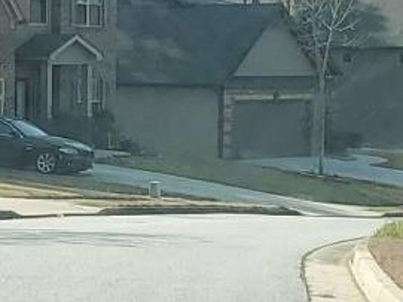 Exterior Neighborhood (street photo)