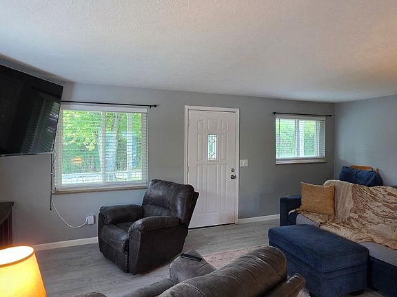 3rd image of 4126 California Rd